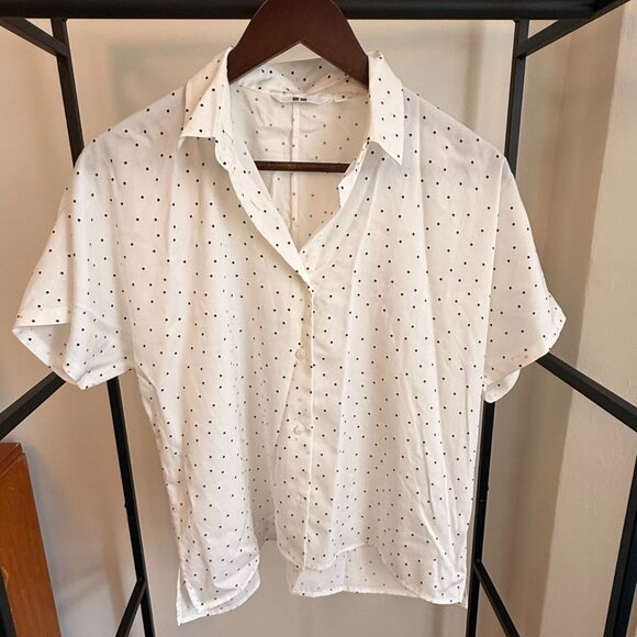⚪ Uniqlo White Polka Dot Button-Up Shirt (Size XS) - Picture 1 of 2